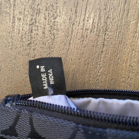 Coach Signature Little Wristlets Black With Hang Tag - Picture 9 of 10